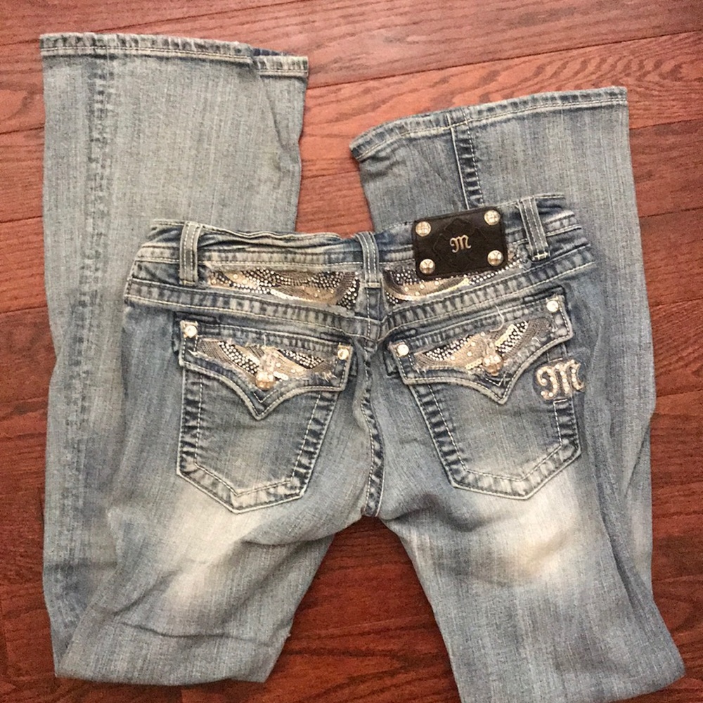 Flare Miss Me jeans.